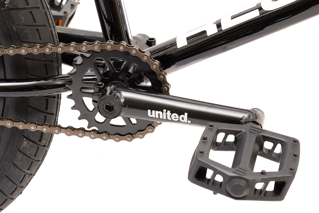 United Recruit 16" Gloss Black